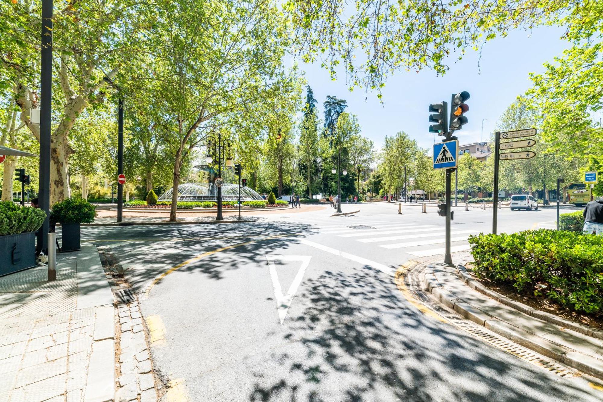 Encantador Piso Pleno Centro A Pie De Semana Santa Y Cerca De La Alhambra Granada Exterior foto
